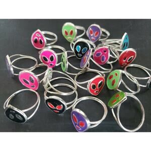 Vintage Alien Head Space Rings Misc Colors Gumball Vending Toy NOS Lot of  4